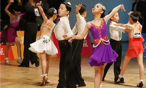 第七届“荧星杯”国际少儿体育舞蹈（国际标准舞）公开赛火热启动